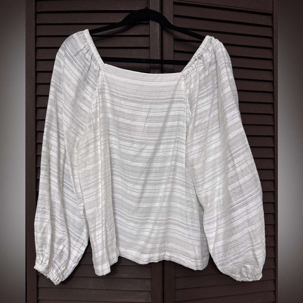 Ann Taylor Women's White Striped Top Size M NWT - Picture 2 of 4